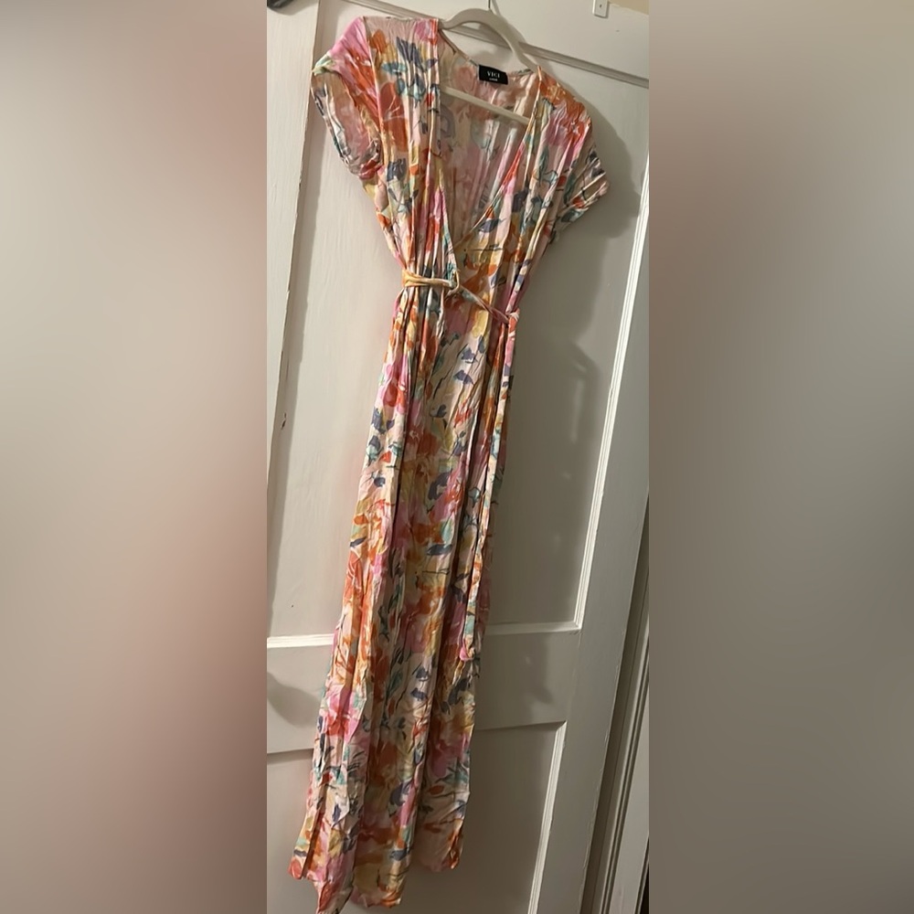 Beautiful wrap dress, I had snaps added for modesty - Picture 2 of 10
